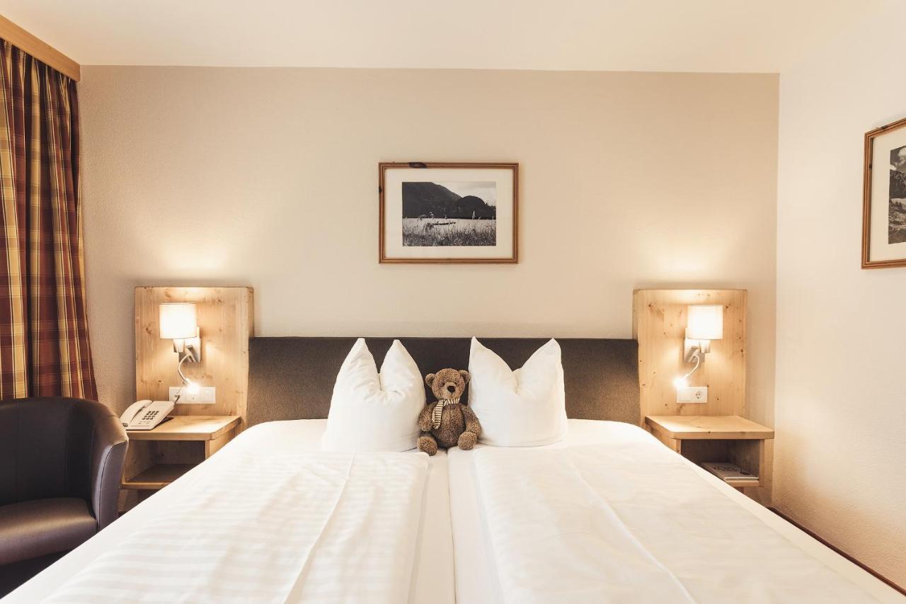 Hotel Johanna Mitten Im Oetztal Умхаузен Екстериор снимка