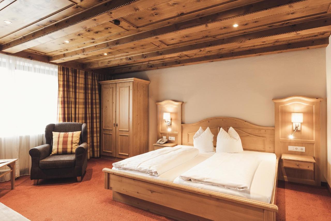 Hotel Johanna Mitten Im Oetztal Умхаузен Екстериор снимка