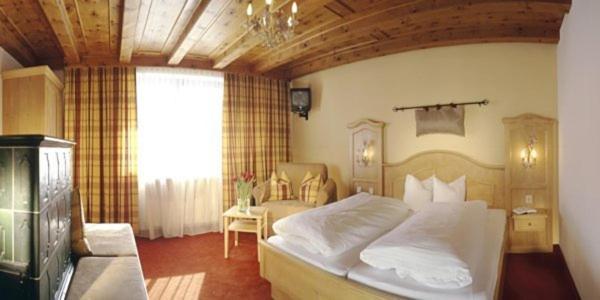 Hotel Johanna Mitten Im Oetztal Умхаузен Екстериор снимка